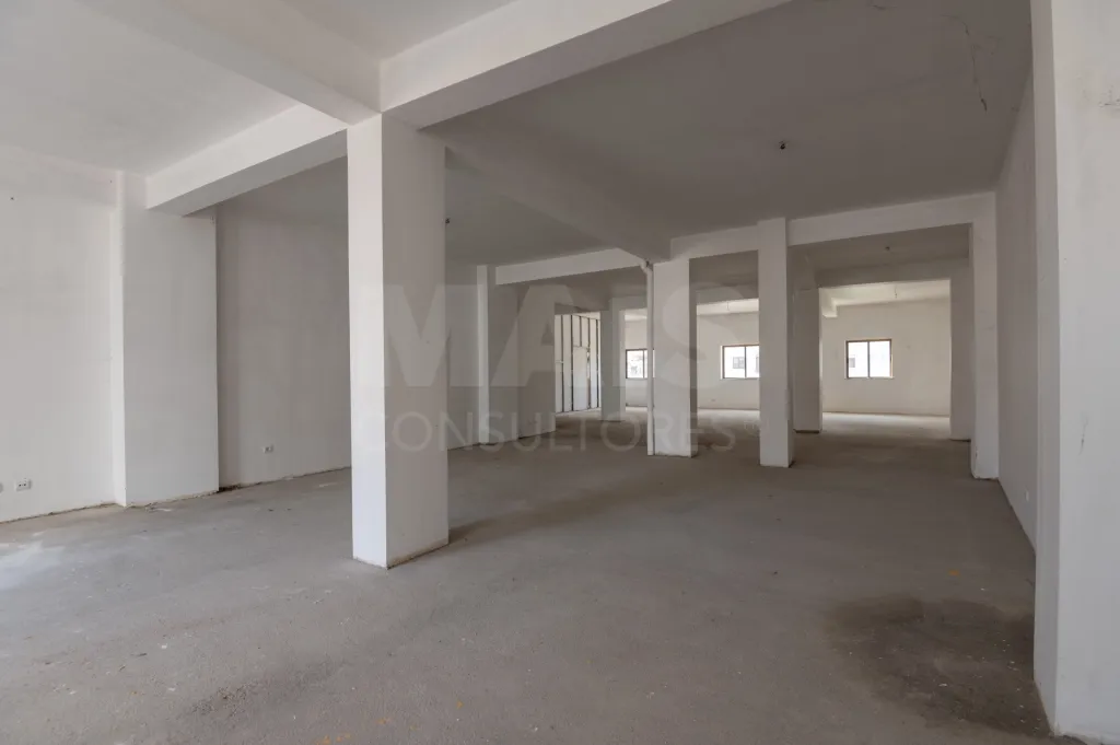 Loja para Transformação em Apartamento T3+1