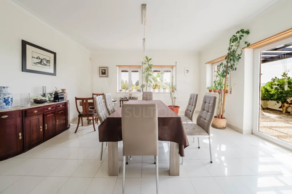 Quinta T4 C/ Garagem e mais de 13.000 m² terreno em Carvalhal, Bombarral