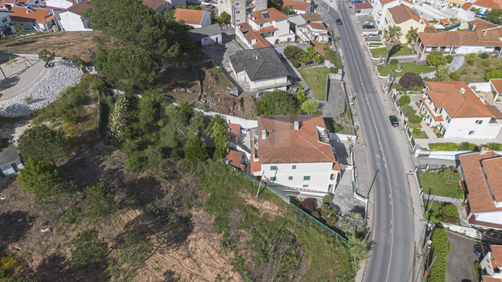 Moradia T4, centro do Cadaval, com garagem