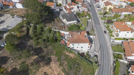 4-bedr. house, center of Cadaval, with garage