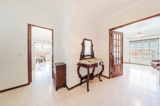 Apartamento T3 com garagem