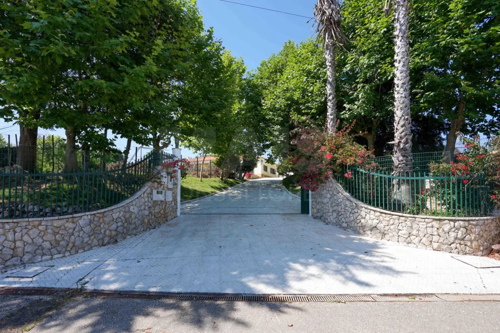 Quinta com moradia térrea em Torres Vedras