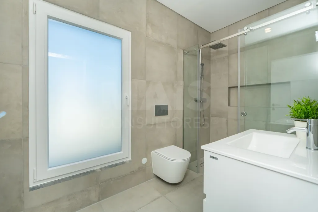 Moradia T3 contemporânea com piscina privada no Porto Alto