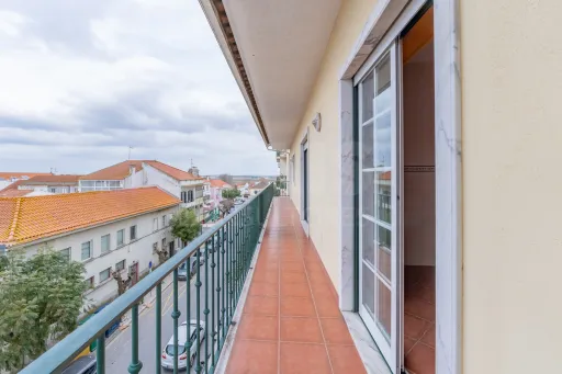 Apartamento T2 em Salvaterra de Magos com elevador, parqueamento e arrecadação