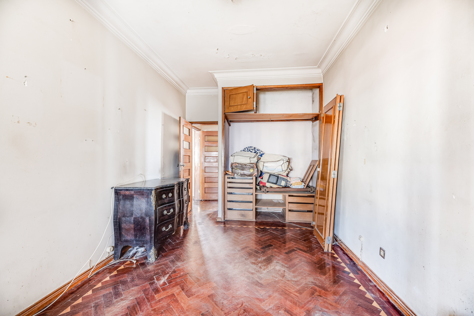 Apartamento para Remodelar no Bairro de Santos
