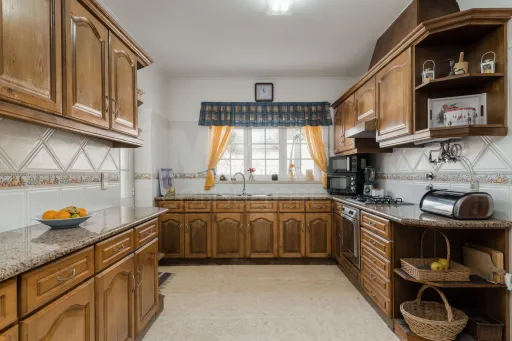 3-Bedroom Family Home 5 Minutes from the Beach - Silveira/Santa Cruz