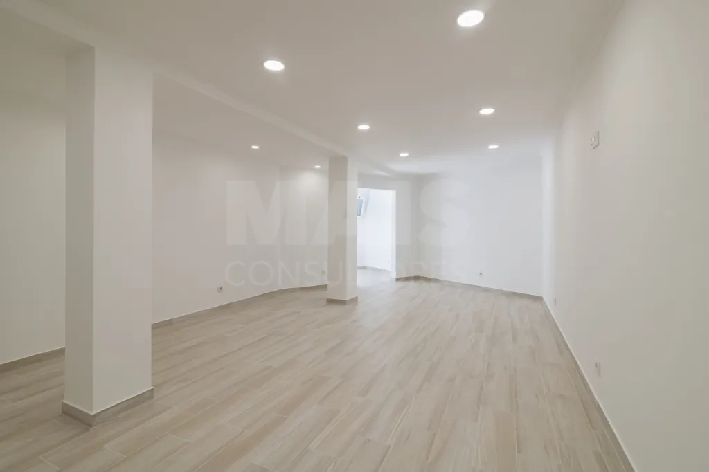 Moradia Isolada T4 Renovada — Abuxarda / Alvide, Cascais
