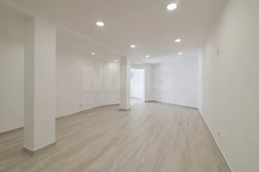 Moradia Isolada T4 Renovada — Abuxarda / Alvide, Cascais