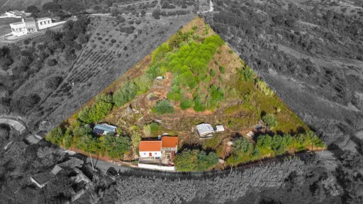 2-bedr. house with land