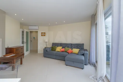2 bedroom apartment with elevator and parking in Montijo