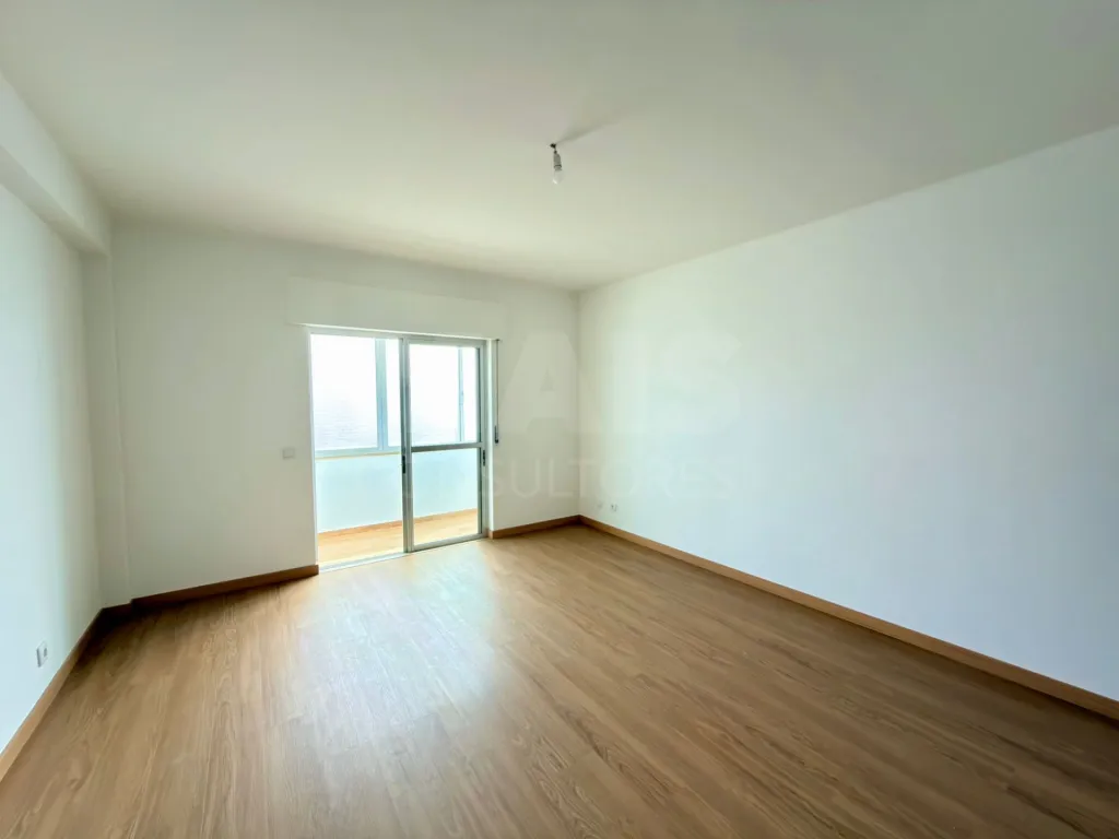 Apartamento T2  / 2 andar esquerdo