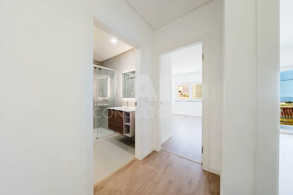 Moradia T3+1 Garagem, Logradouro e Vista Mar