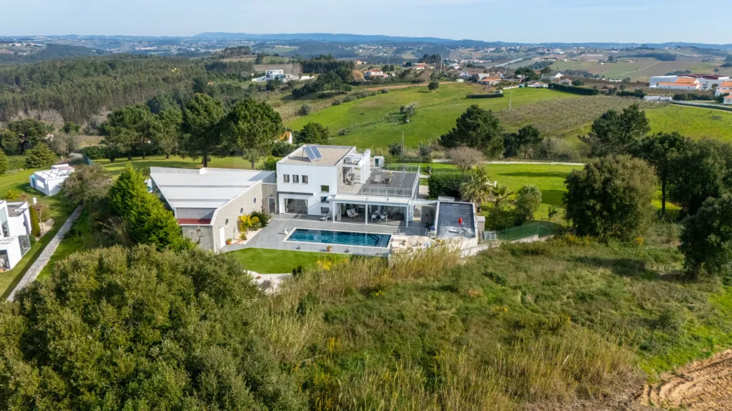 Moradia T4 de luxo no Barrocalvo, Carvalhal, Bombarral