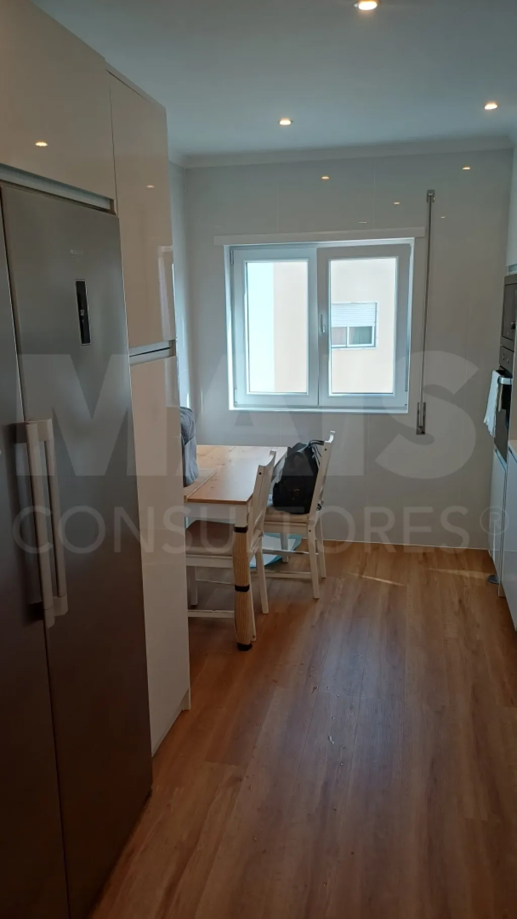 Apartamento T2 Remodelado no Centro do Cadaval