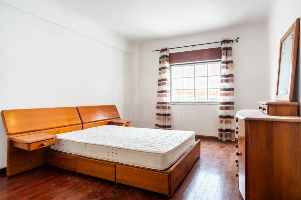 Apartamento T3 com Parqueamento e Arrecadação em Samora Correia