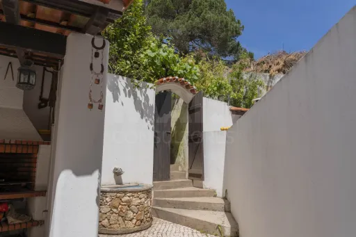 4-bedr. house, center of Cadaval, with garage
