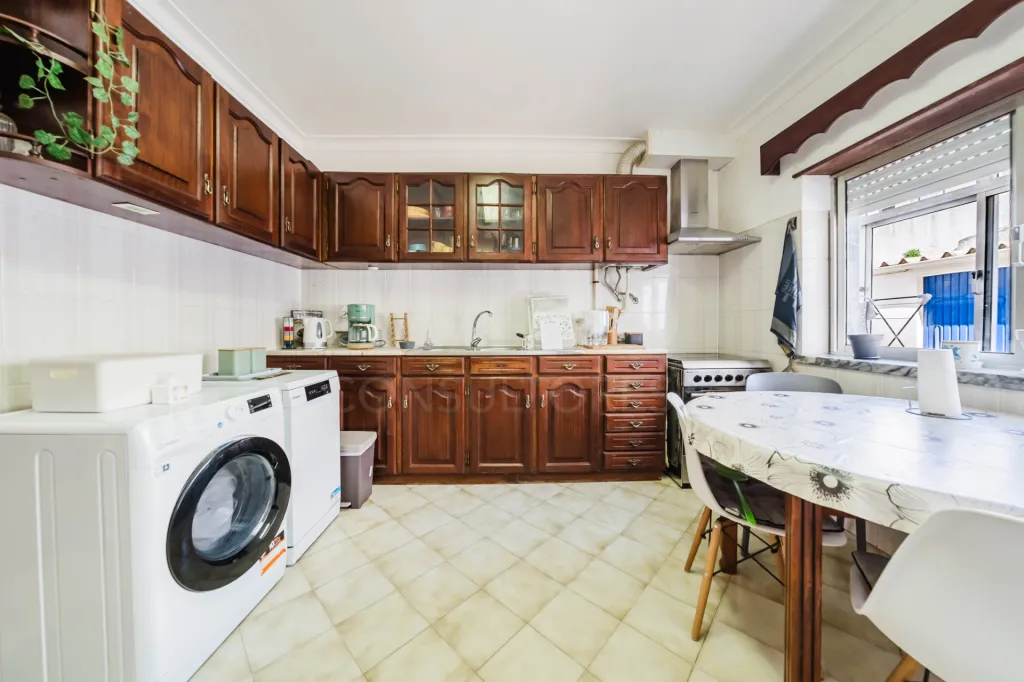 T2 ao nível do R/Chão com garagem fechada