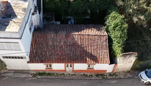 Moradia T3 para recuperação no centro da Lourinhã
