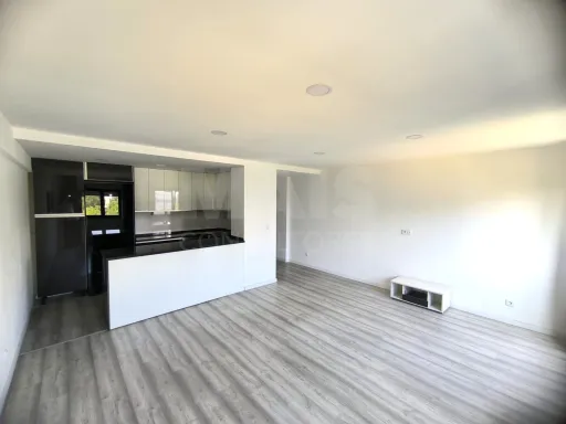 T2 com suite muito central em Odivelas