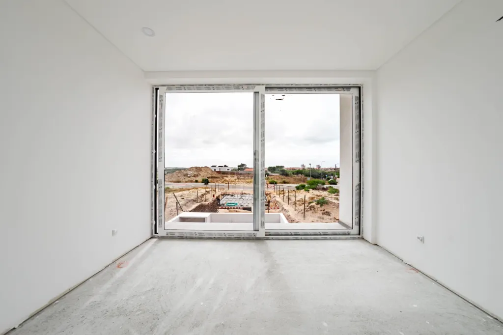 Modern New 3 Bedroom Villa with Pool in Ferrel