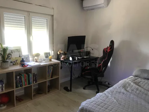 Quinta com moradia T4, piscina e anexos a 35 mint de Lisboa