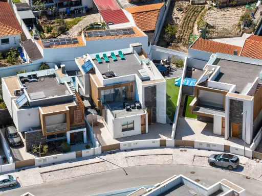 4 bedroom villa with pool and rooftop minutes from the beach | Salir do Porto