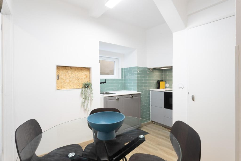 Renovated 2-Bedroom Apartment in Madalena