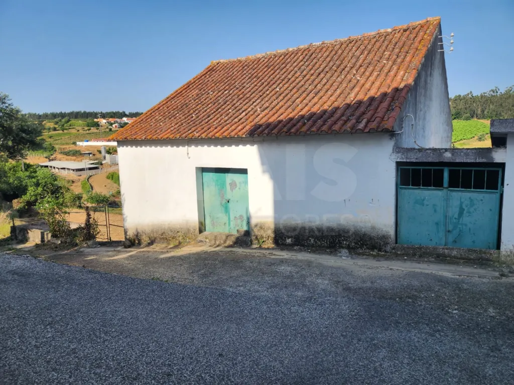Warehouse with Land and Country View in Vila Chã