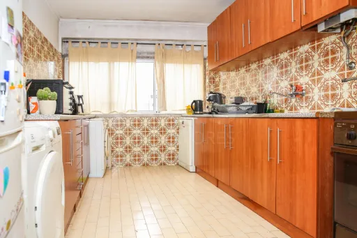 3 bedroom apartment Carregado