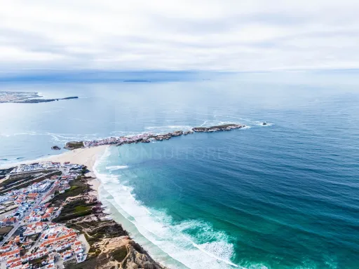 Rustic land in Ferrel, near Almagreira beach