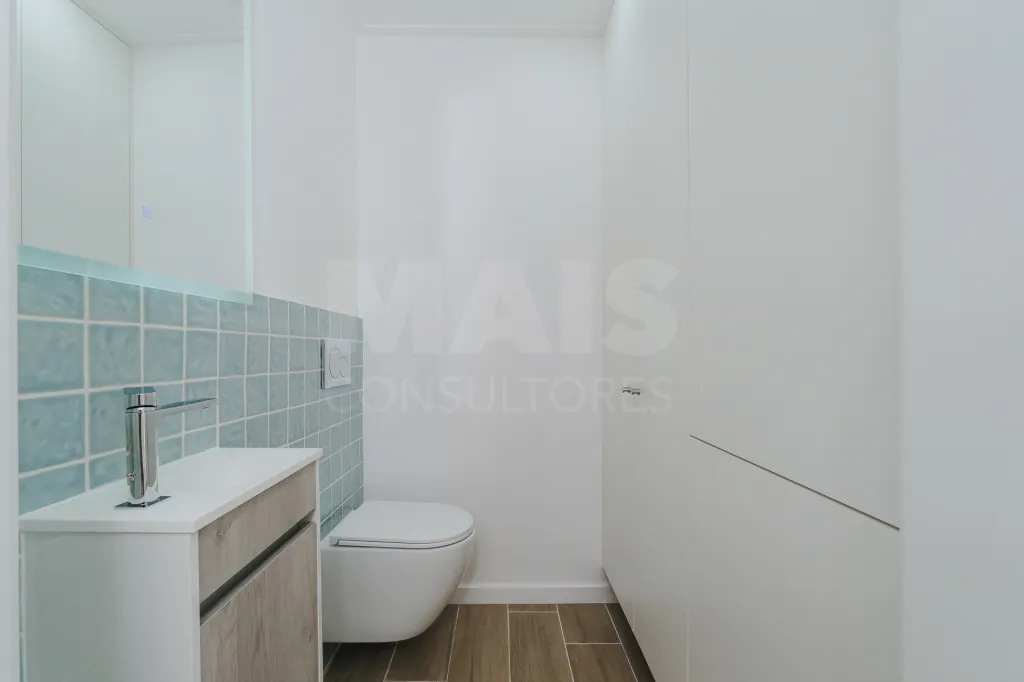 Moradia T4 Totalmente Remodelada com Logradouro em Coruche