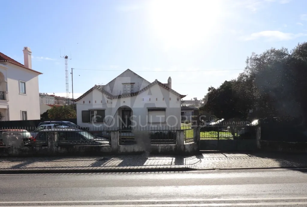 Moradia T3 Isolada com Sótão em Salvaterra de Magos