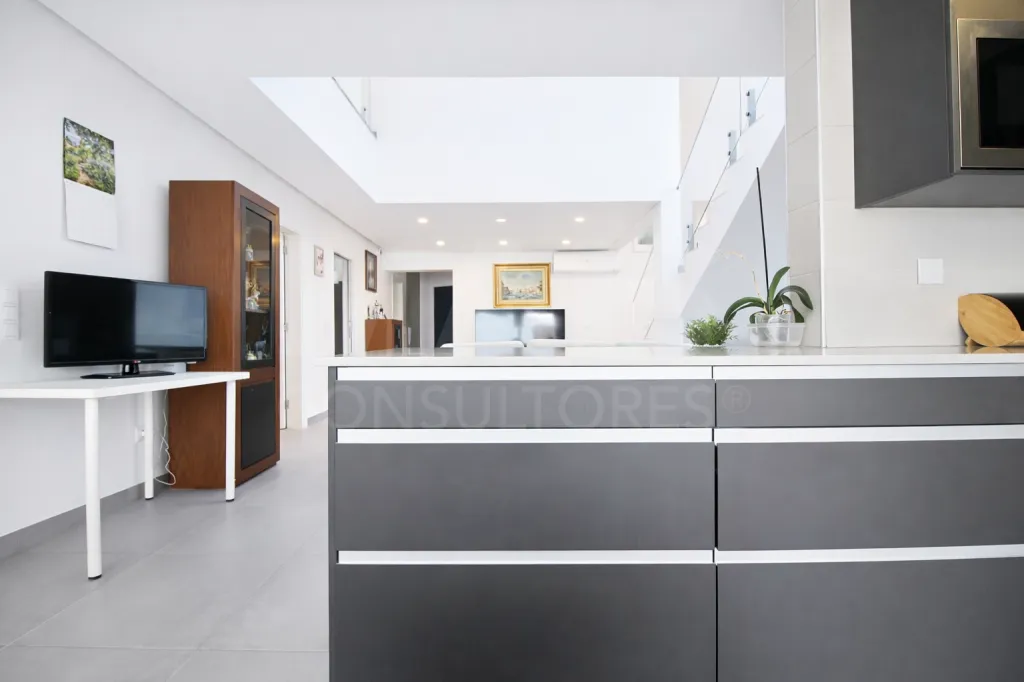 Moradia T5 de Luxo com Piscina
