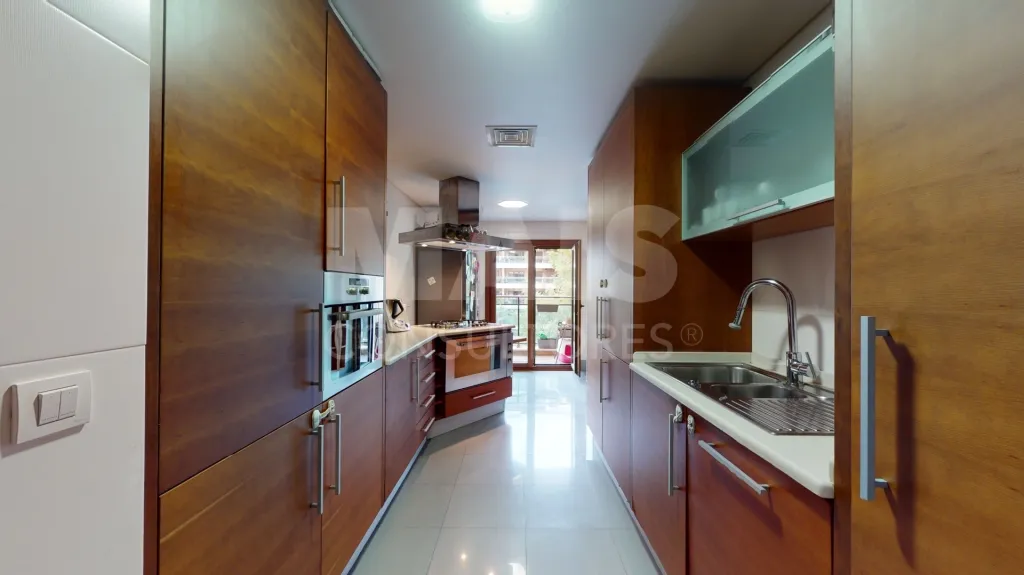 Apartamento T3 nos Terraços da Ponte com 2 Varandas e Box de 60m2