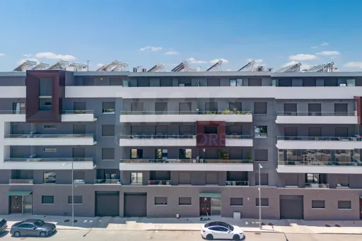 T4 Duplex com Vista Panorâmica sobre o Rio Tejo e Lisboa | Montijo