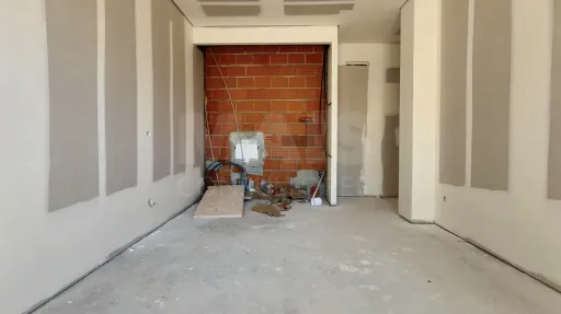 Moradia Térrea T4 com Suite Master, Piscina de Água Salgada, Garagem e Acabamentos Premium !