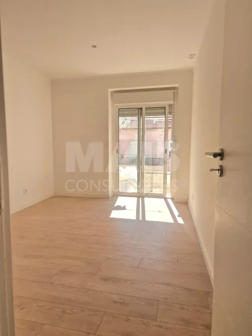 Excelente apartamento T3 remodelado