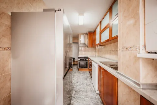 Apartamento T3 - Santo António dos Cavaleiros - Zona do Hospital Beatriz Ângelo