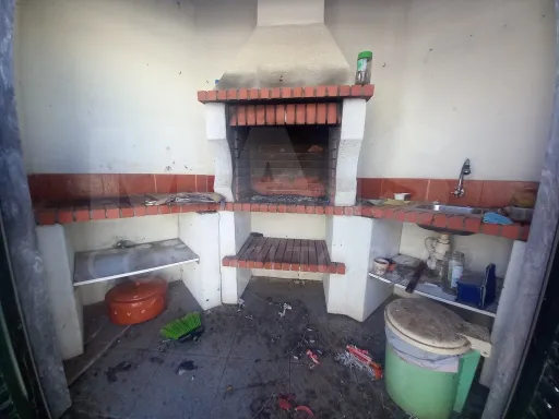 Moradia de 5 Assoalhadas em Ribamar C/ lote de 300m2 e Sótão amplo