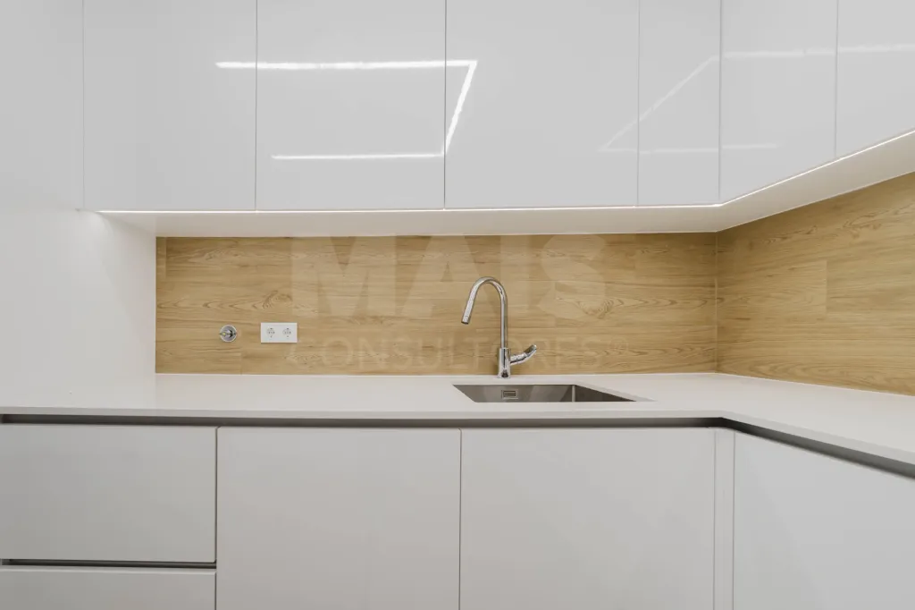 Apartamento T2 na Nazaré c/ 2 lugares de garagem