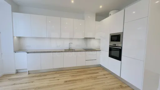 Apartamento T3 Totalmente Remodelado | Centro da Lourinhã | Modernidade, Conforto e Elegância