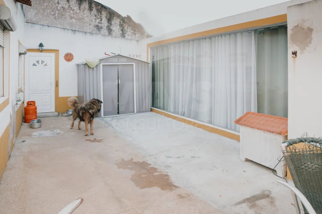 3-Bedroom House with Panoramic Terrace and Mountain Views