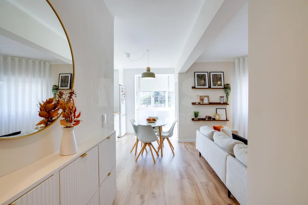 Modern T2, 3 fronts w/ storage room | Queluz Ocidental