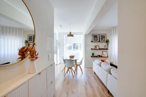 T2 Moderno, 3 frentes c/arrecadação | Queluz Ocidental