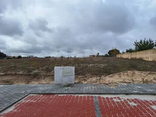 Terreno Urbano com 1102m2 para construção de moradia