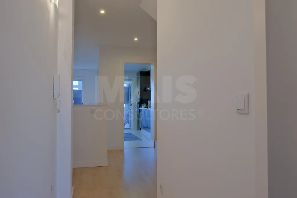 Apartamento T3 duplex remodelado
