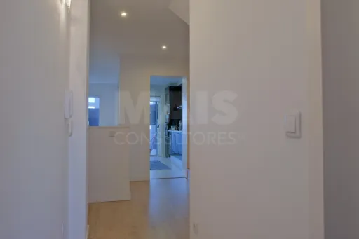 Apartamento T3 duplex remodelado