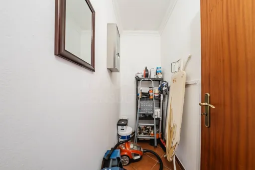 Moradia Térrea c/ piscina, árvores de fruto e garagem a 7 minutos da cidade