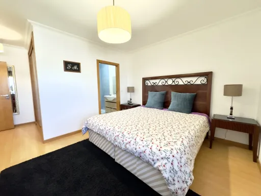 Apartamento T3 com suíte e garagem em Peniche
