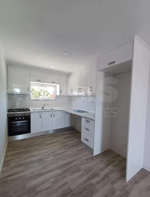 Moradia Modelar Como Nova T2 no Parque Verde